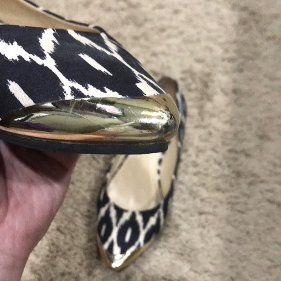 Black and white flats with gold toe - Picture 4 of 4